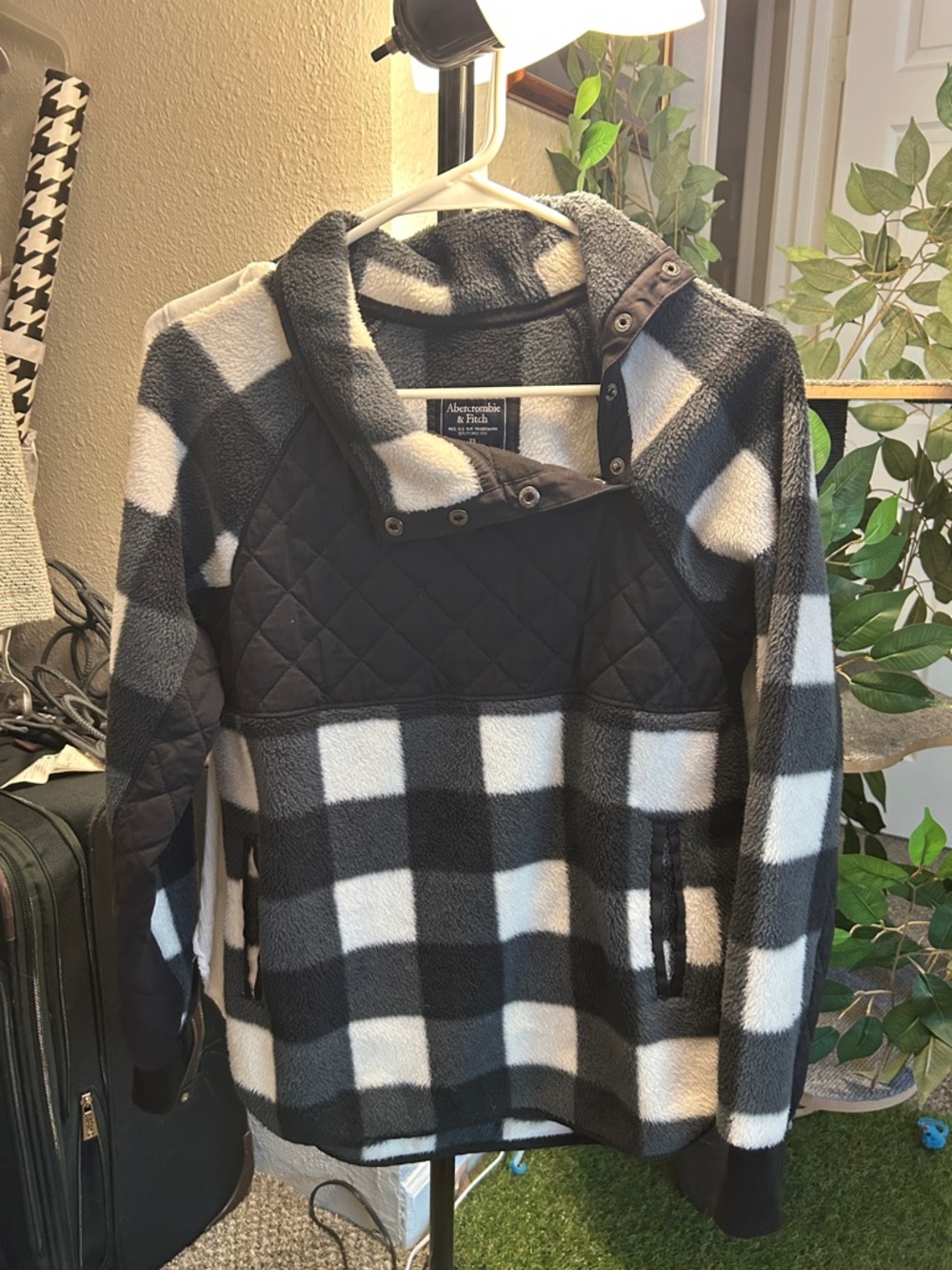 Abercrombie & Fitch Black and White Buffalo Plaid Snap-Neck Fleece Pullover